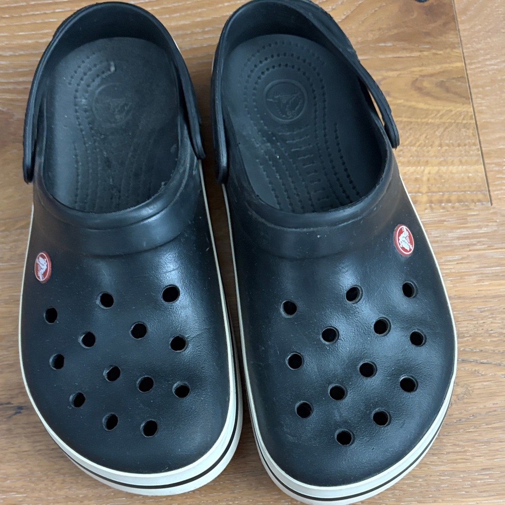 CROCS Black and White Sandals - Picture 3 of 8